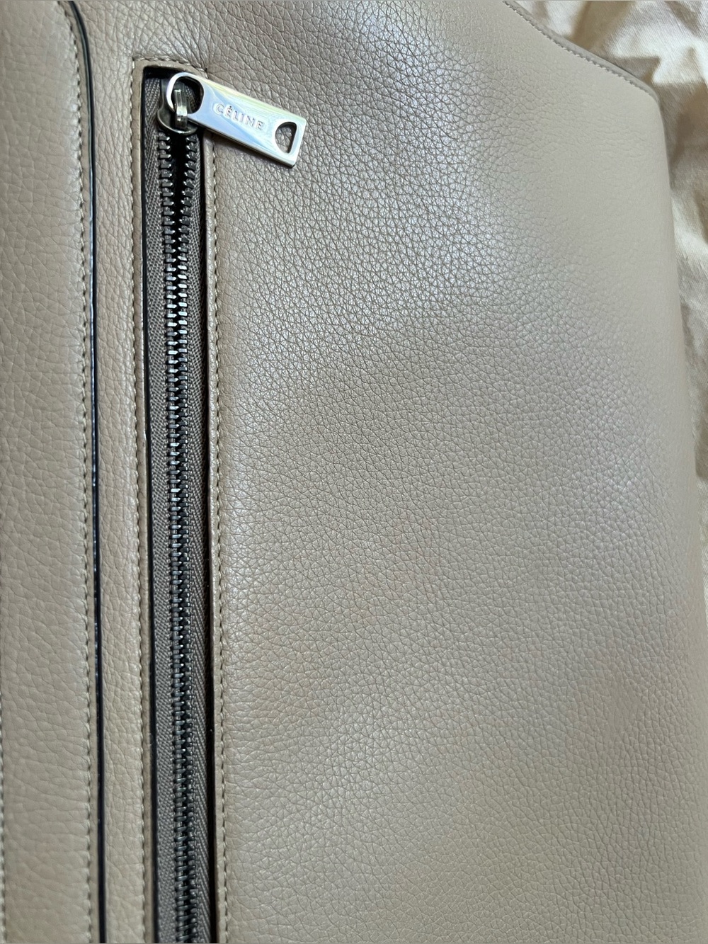 Celine $2950 nude medium trapeze tote - Picture 14 of 14